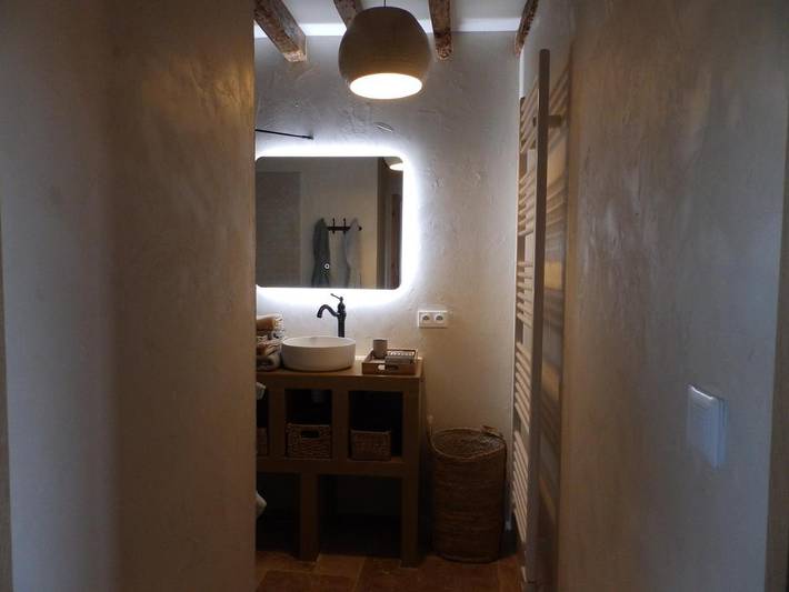 Location de vacances pour 6 personnes, avec piscine ainsi que jardin et jacuzzi dans Le Bouillon - 3