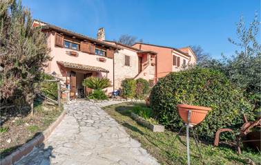 Ferienhaus für 7 Personen, mit Pool, mit Haustier in Marche