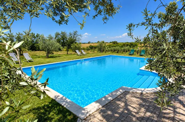 Rustico per 5 persone, con panorama e giardino nonché piscina - 1