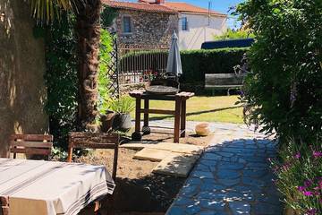 Gîte pour 5 personnes, avec terrasse et jardin, animaux acceptés à La Boissière-de-Montaigu