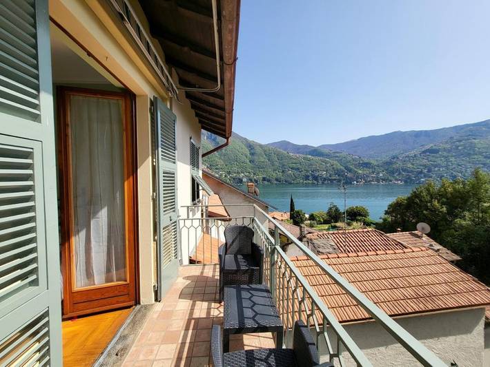 Ferienhaus für 8 Personen, mit Garten und Seeblick sowie Ausblick und Pool