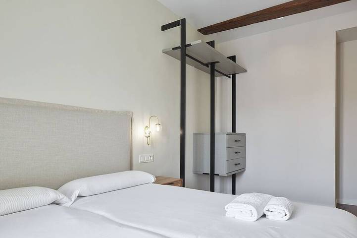 Entire apartment, Garibai - The Rentals Collection in Kontxa hondartza - Playa de la Concha (San Sebastian), San Sebastian