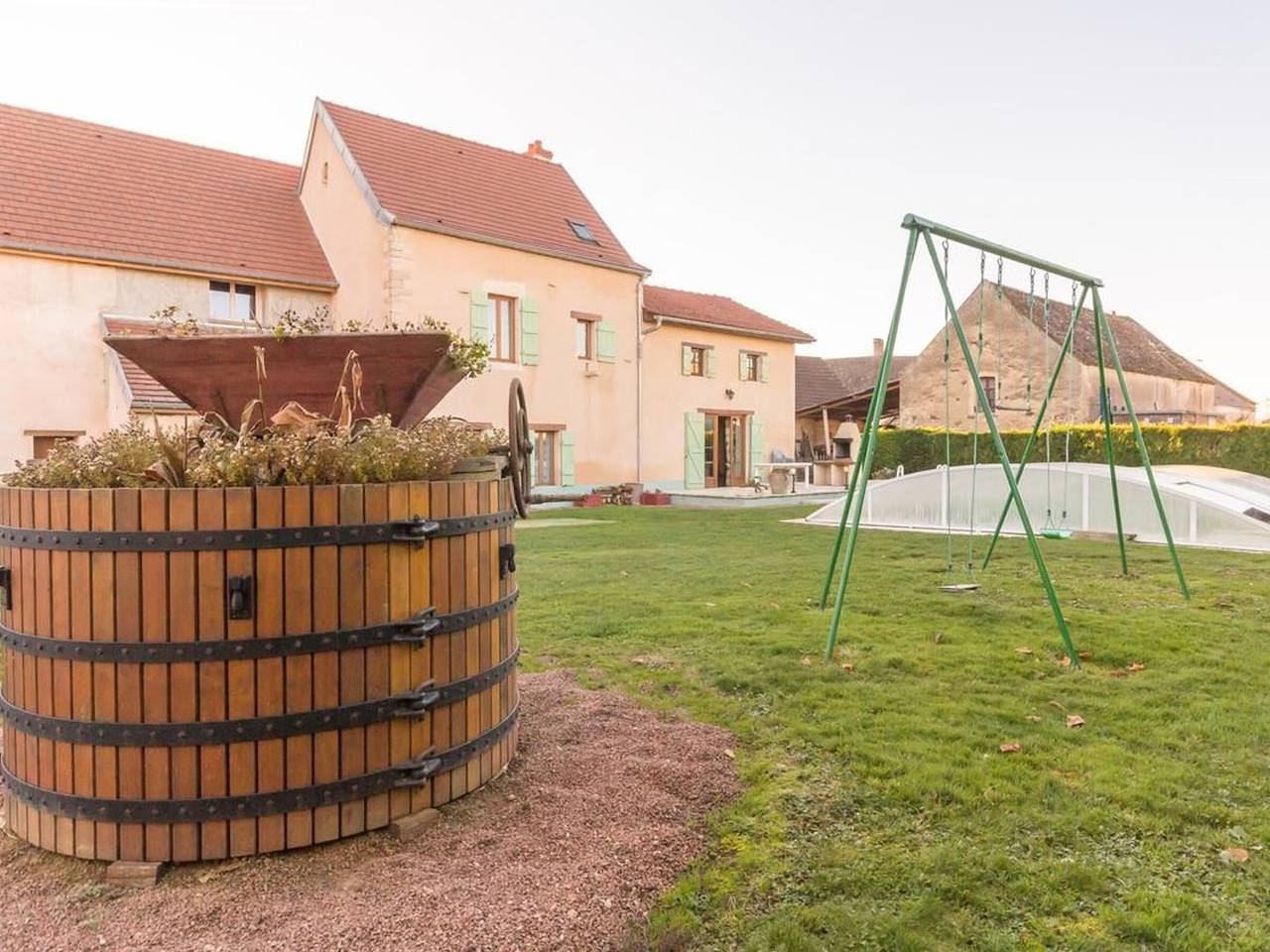 Spacious house with private pool near Beaune in Merceuil, Beaune region