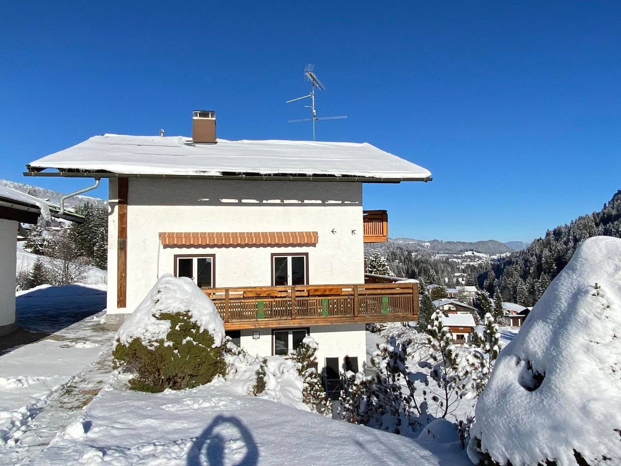Ganze Ferienwohnung, Haus Alpenblick - Familie Schuster - Ferienwohnung Og mit 1 Schlafraum in Hirschegg Kleinwalsertal, Mittelberg