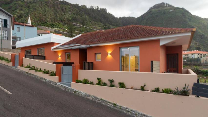 Casa de férias para 2 pessoas, com vista e terraço em Porto Moniz