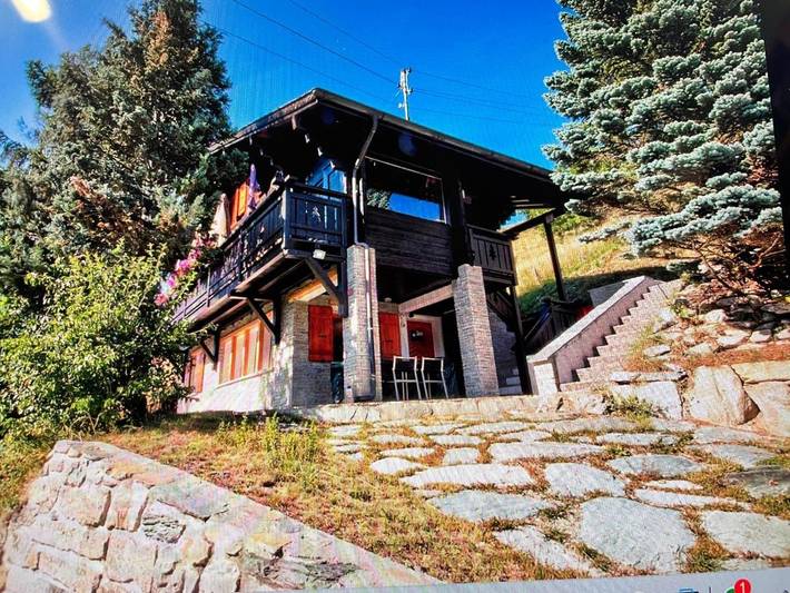 Gîte pour 6 personnes, avec vue et terrasse à Saint-Martin (Suisse)