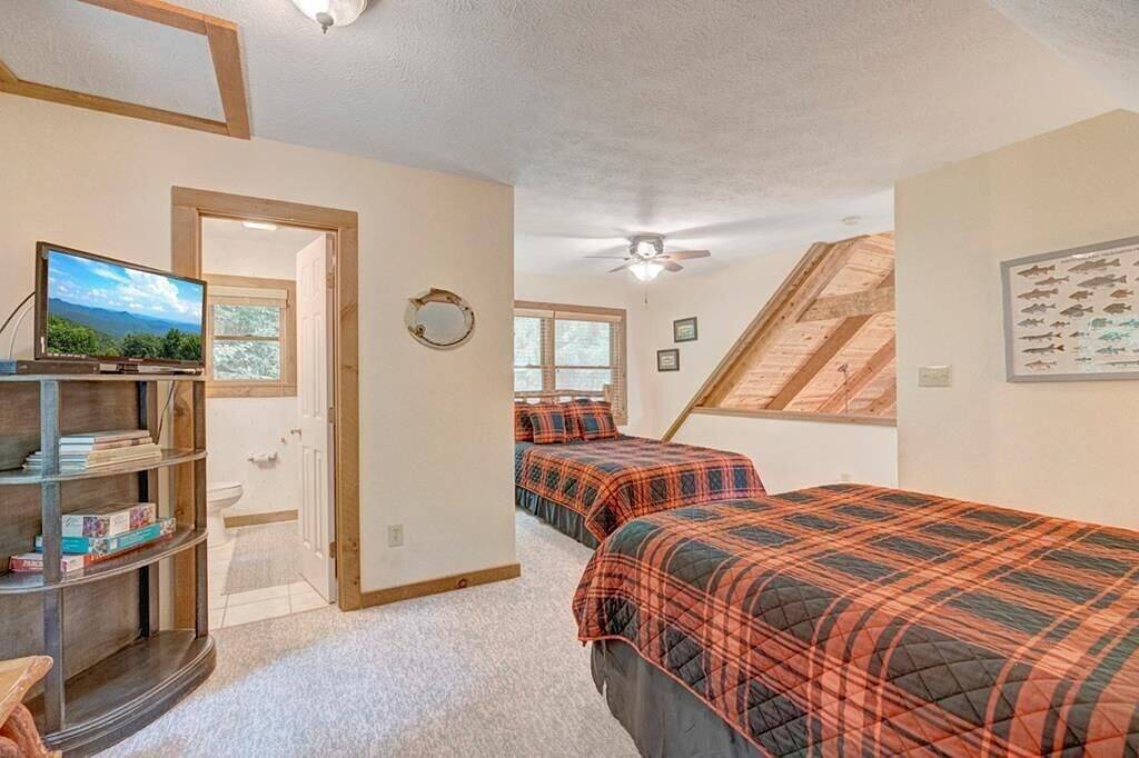 Bear Den / gemütliches Blockhaus w / Offener Kamin / Klimaanlage / In der Nähe von High Country Sehenswürdigkeiten / günstigen Preisen !!! in Blue Ridge Parkway, Seven Devils