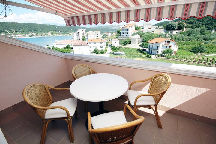Ferienwohnung für 4 Personen, mit Balkon/Terrasse, mit Haustier in Supetarska Draga