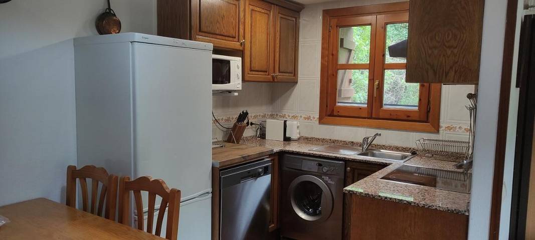 Gîte pour 4 personnes, avec Balcon ainsi que Terrasse et Vue à Benasque - 2
