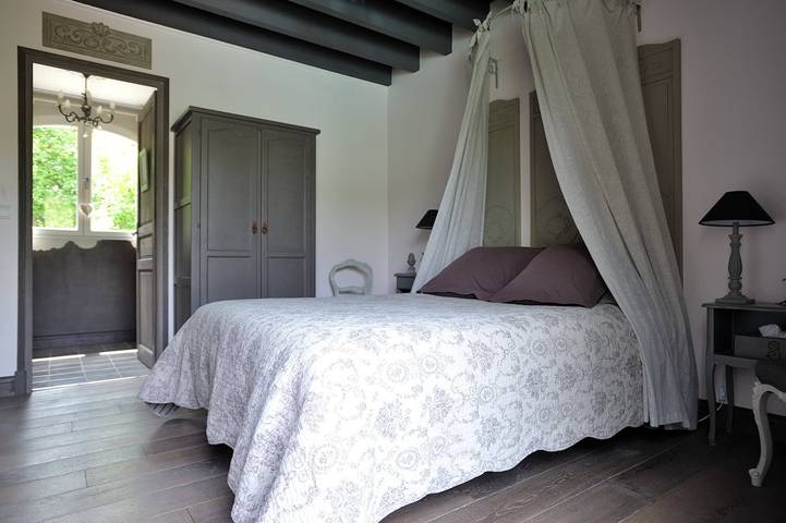 Chambre d’hôte pour 2 personnes, avec piscine et jardin à Thomery