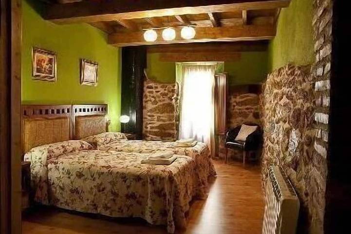 Holiday home for 4 people, with balcony and pool, with pets - 1