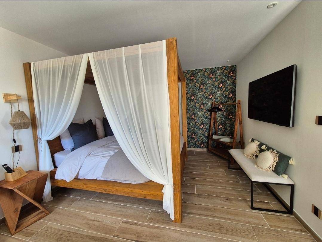 Le Cocoon - Jacuzzi, Sauna et Piscine privée in Carpentras, Parc naturel régional du Mont-Ventoux
