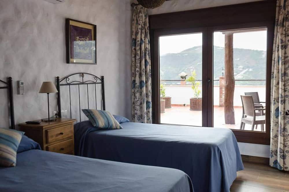Villa Lucia Posada La Plaza in Canillas de Albaida, Málaga Provinz