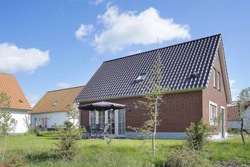 Gîte pour 6 personnes, avec terrasse et balcon/terrasse dans Noorbeek