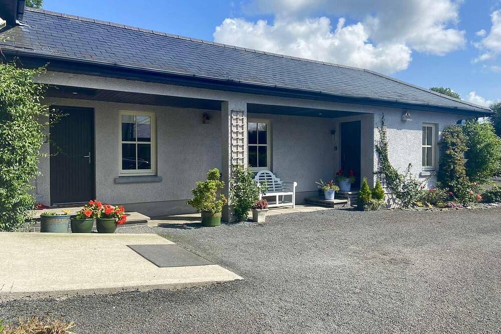 Ganze Wohnung, 1-Bed Apartment Near Nenagh & Lough Derg in Nenagh, County Tipperary