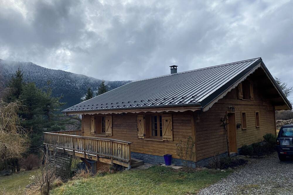 Mountain chalet, close to ski slopes and sporting activities. in Valdeblore, Nice region