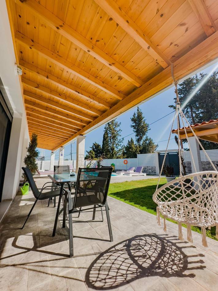 Casa de férias para 12 pessoas, com jardim e jacuzzi em Corfu