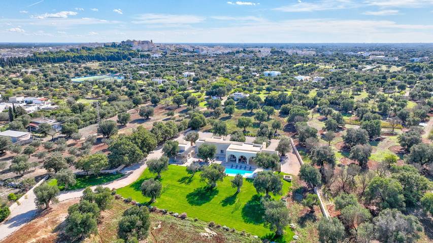 Location de vacances pour 8 personnes, avec jacuzzi et jardin à Carovigno - 2