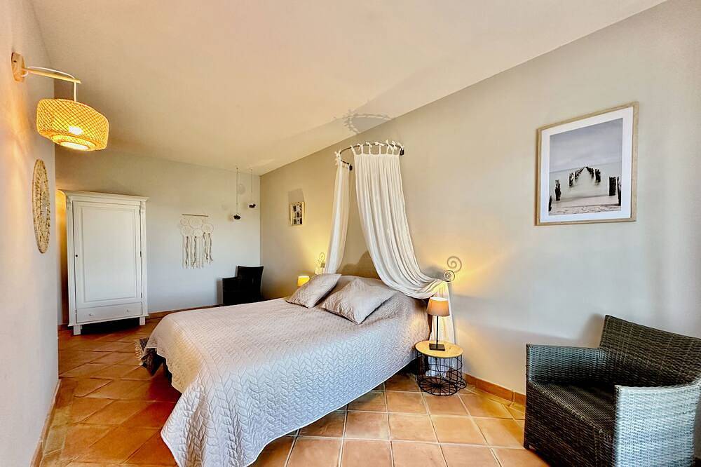 Maison Oléa - Chambre d'hôtes \"Naturéa\" avec vue sur la vallée de la Vézère in Le Bugue, Périgord Noir