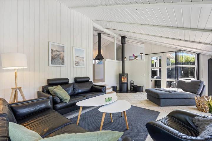 Familienfreundliches Ferienhaus mit Sauna und Badetonne in Skodbjerge, Haurvig