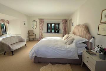 Holiday Rental for 14 People in Cornwall, Photo 2