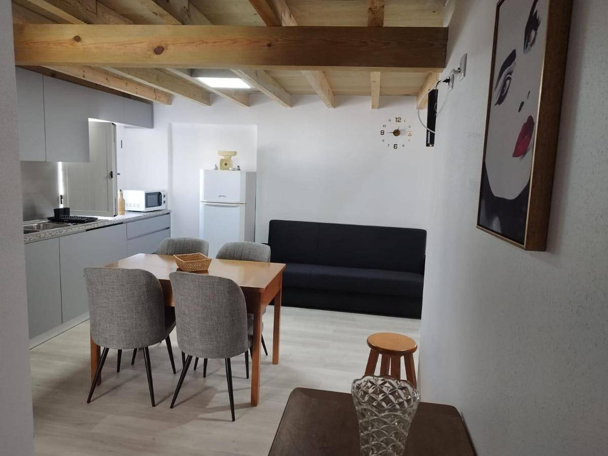 Casa Baptista Ii in Marinha Grande, Leiria distrito