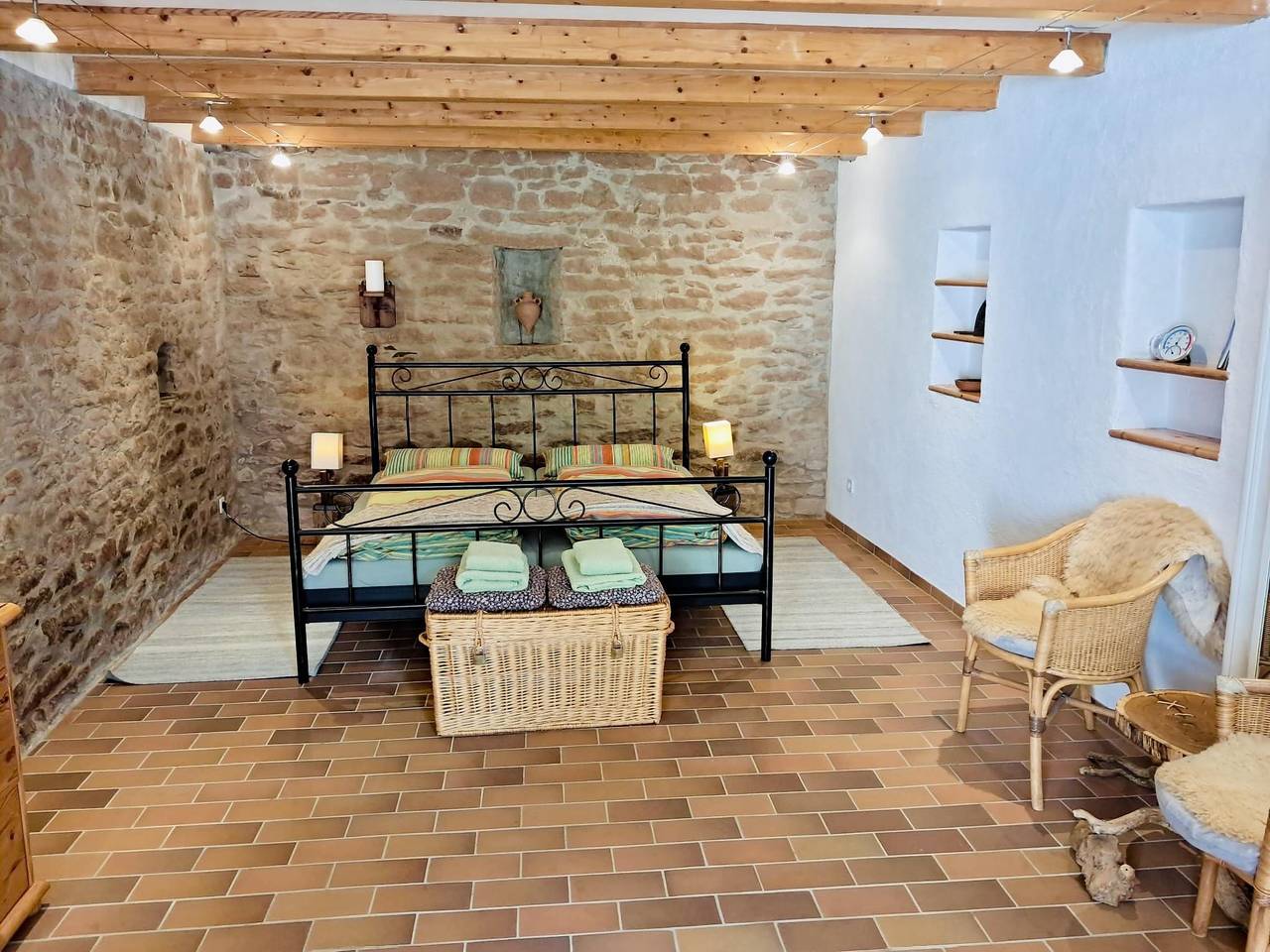 Ganze Ferienwohnung, 2-Bett-Ferienwohnung Scheune in Schutz, Vulkaneifel