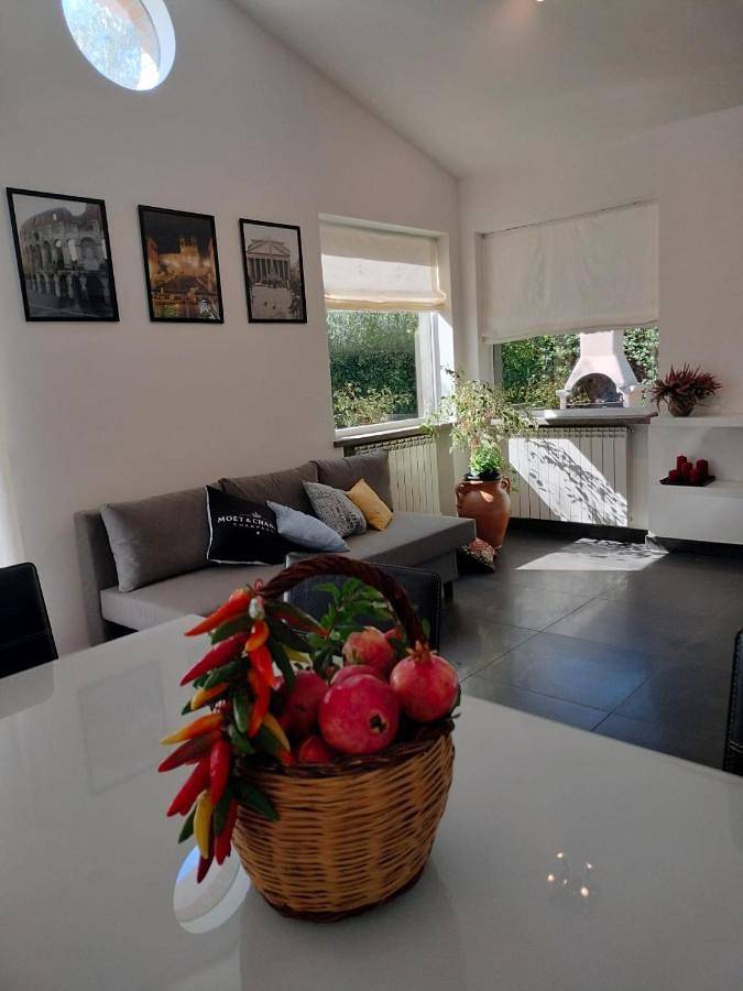 Villa per 4 persone, con panorama e giardino sul Lago di Bracciano