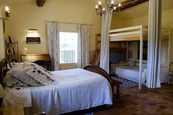 Gîte pour 4 personnes, avec jardin à Cadenet - 3