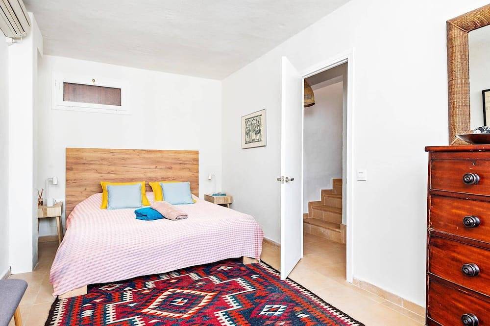 Villa Can Palmeras by Villa Plus in Es Canutells, Maó