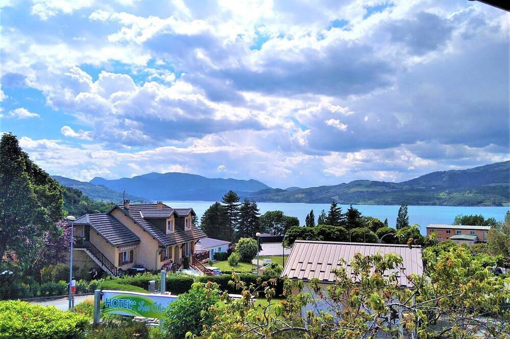 Entire apartment, T2 Between lake and mountains in Savines, 300m from the lake in Savines-le-Lac, Écrins National Park