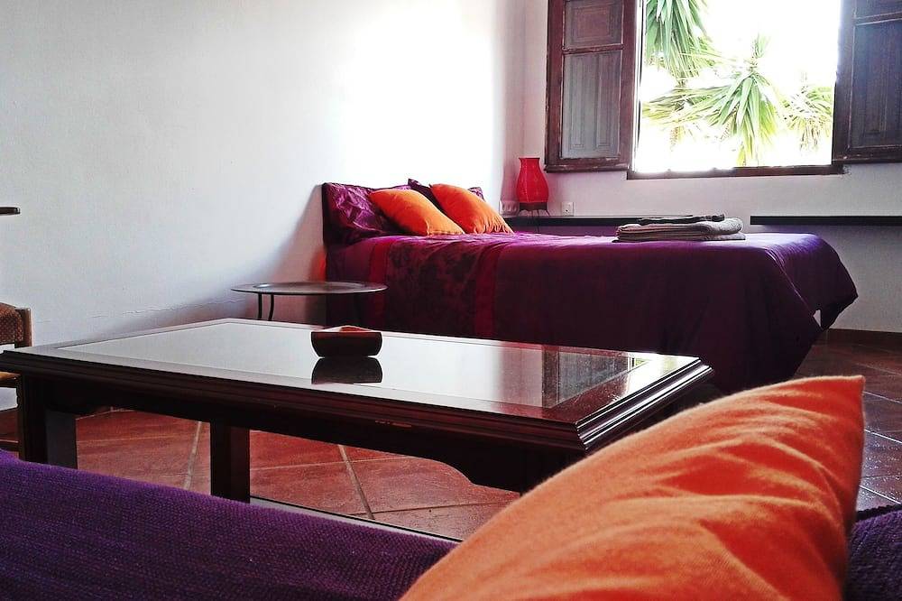 Apartamento entero, Romántico Apartamento Con Jacuzzi Gigante En Preciosa Villa Rural in Felix, Provincia de Almería