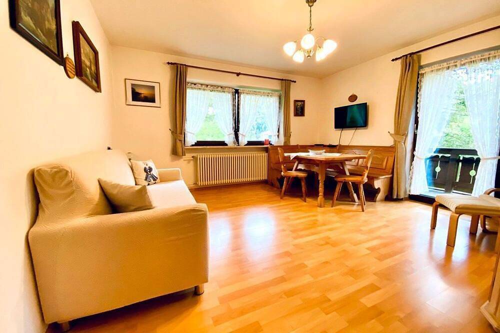 Ganze Wohnung, Haus Hochhäusler - Ferienwohnung 1 in Weissbach an der Alpenstrasse, Schneizlreuth