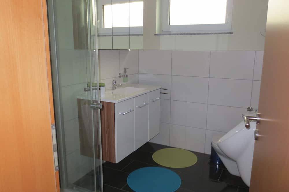 Ganze Wohnung, Schöne Ferienwohnung in sonniger,  ruhiger Lage, Wohnfläche 65m² in Biberach an der Riß, Landkreis Biberach