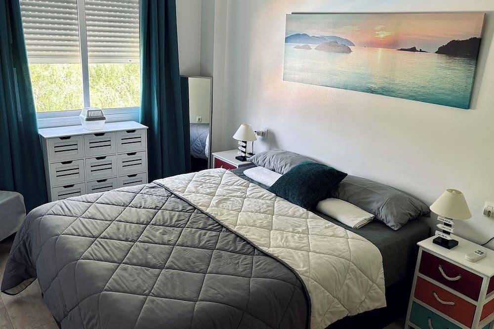 Ganze Wohnung, Cozy apartment overlooking Cabo Roig strip in Cabo Roig, Costa Blanca