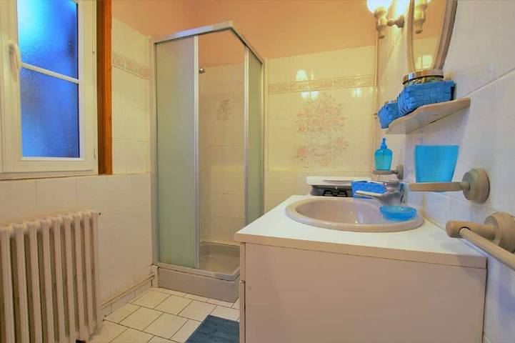 Gîte pour 5 personnes, avec terrasse à Laubressel - 4