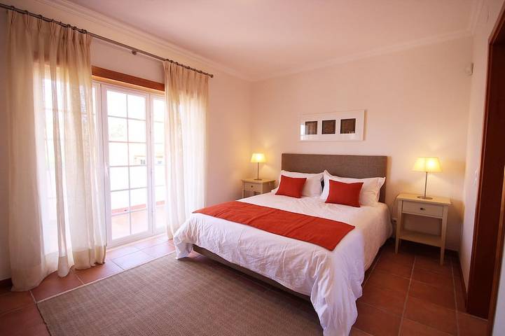 Luxusvilla mit 4 Schlafzimmern und privatem Pool im 5 * Golf- und Strandresort in Amoreira, Leiria District