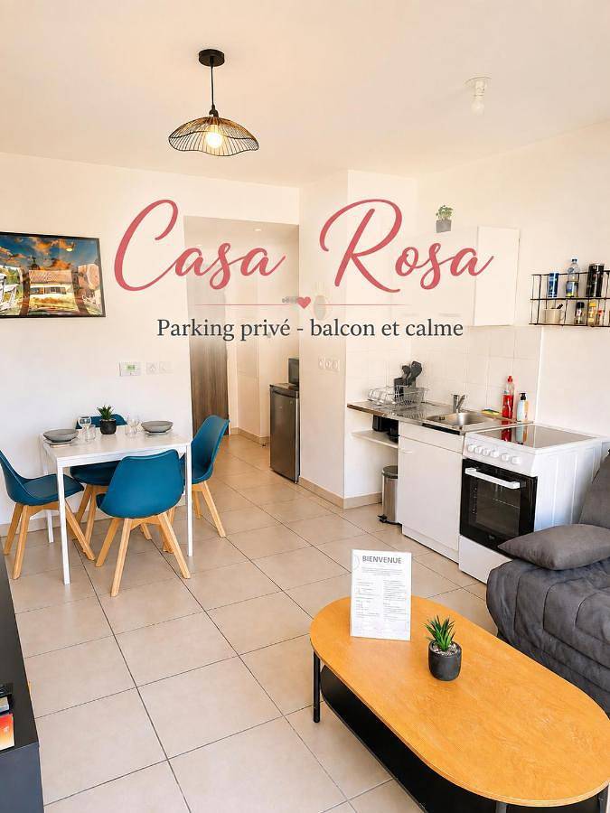 Location de vacances pour 2 personnes, avec Balcon et Terrasse ainsi que Jardin et Vue à Tassin-la-Demi-Lune