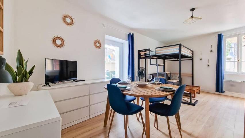 Gîte pour 4 personnes, avec balcon à Aigues-Vives - 2