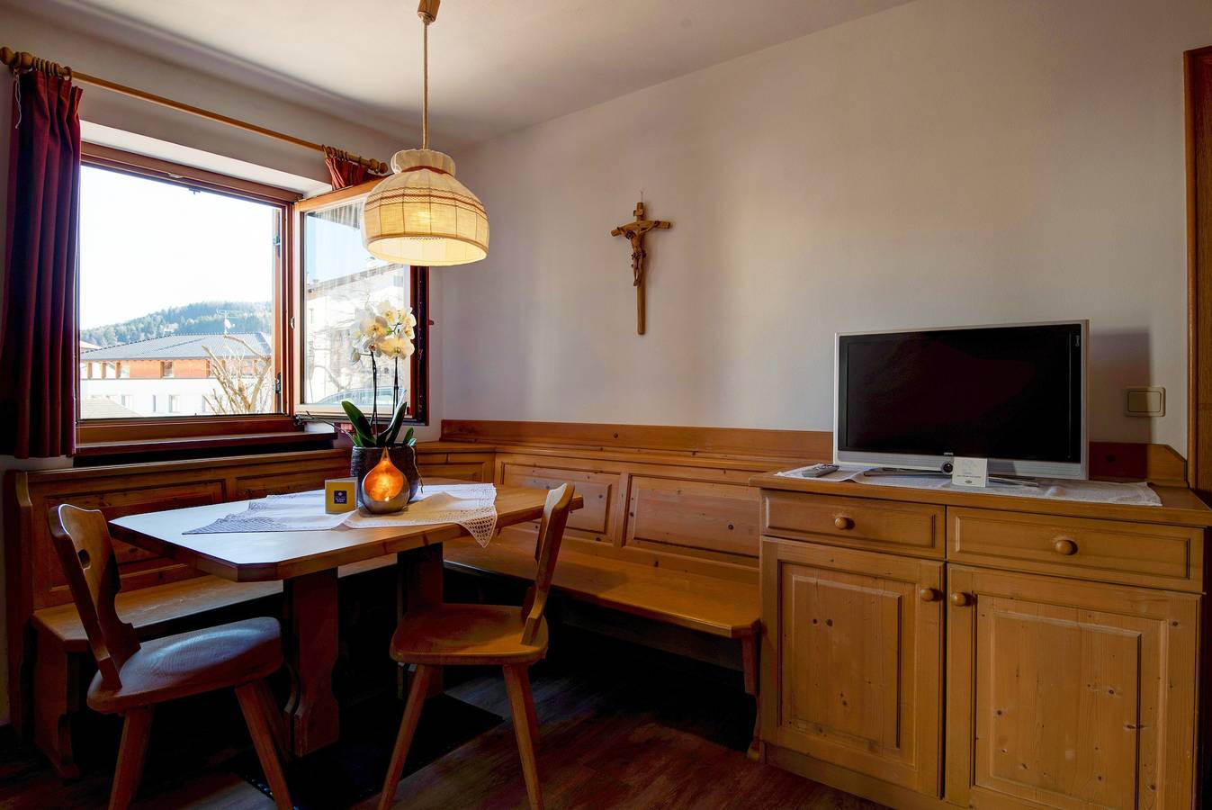 Entire apartment, Cosy Apartment 1 "Zur Sonne" with Mountain View & Garden in Lajen, Dolomiti Superski