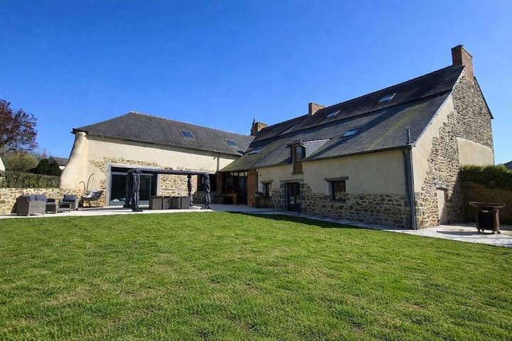 Location de vacances pour 15 personnes, avec Terrasse et Piscine à Trimère