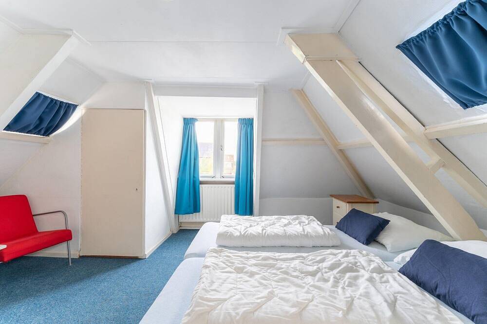 Ontsnapping aan het water met privé-aanlegsteiger in Heeg, IJsselmeer