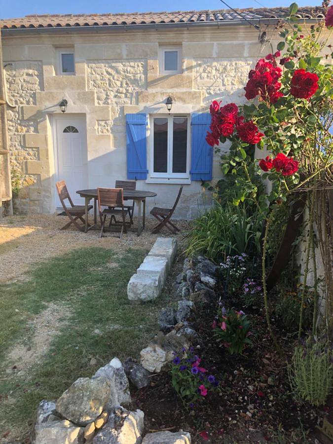 Location de vacances pour 6 personnes, avec vue et jardin à Saint-Fort-sur-Gironde