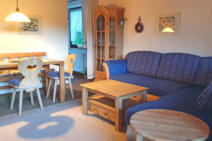 Ganze Ferienwohnung, Alpenresidenz Ruda - Ferienwohnung 47 qm separates Schlafzimmer und Süd-Ost-Balkon in Sachrang, Aschau im Chiemgau