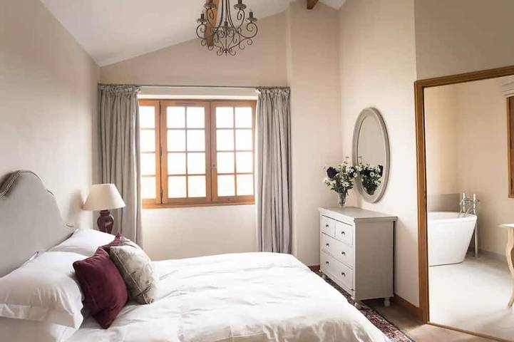 Location de vacances pour 12 personnes, avec terrasse ainsi que jardin et piscine, animaux acceptés à Villeneuve-de-Duras - 3