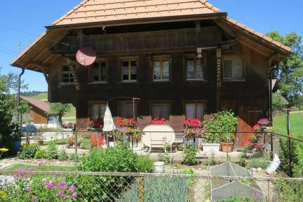 Ganze Wohnung, Burehof Waltrigen in Dürrenroth (Westalpen), Kanton Bern