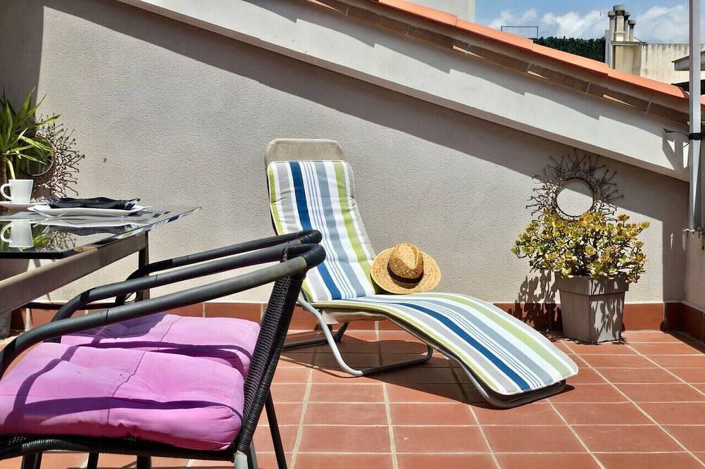 Ganze Wohnung, Penthouse 100m from Sea with Terrace, Near Bcn in Mataró, Costa del Maresme