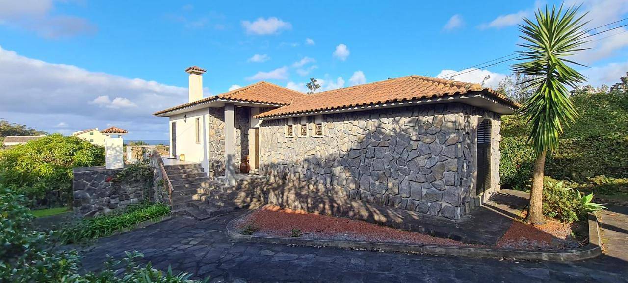 Descanso do Guerreiro in São Miguel Island, Rabo de Peixe