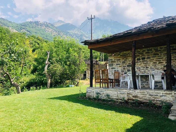 Gîte pour 4 personnes, avec jardin et vue