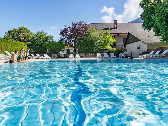 Camping pour 6 personnes, avec Terrasse et Bassin pour enfant